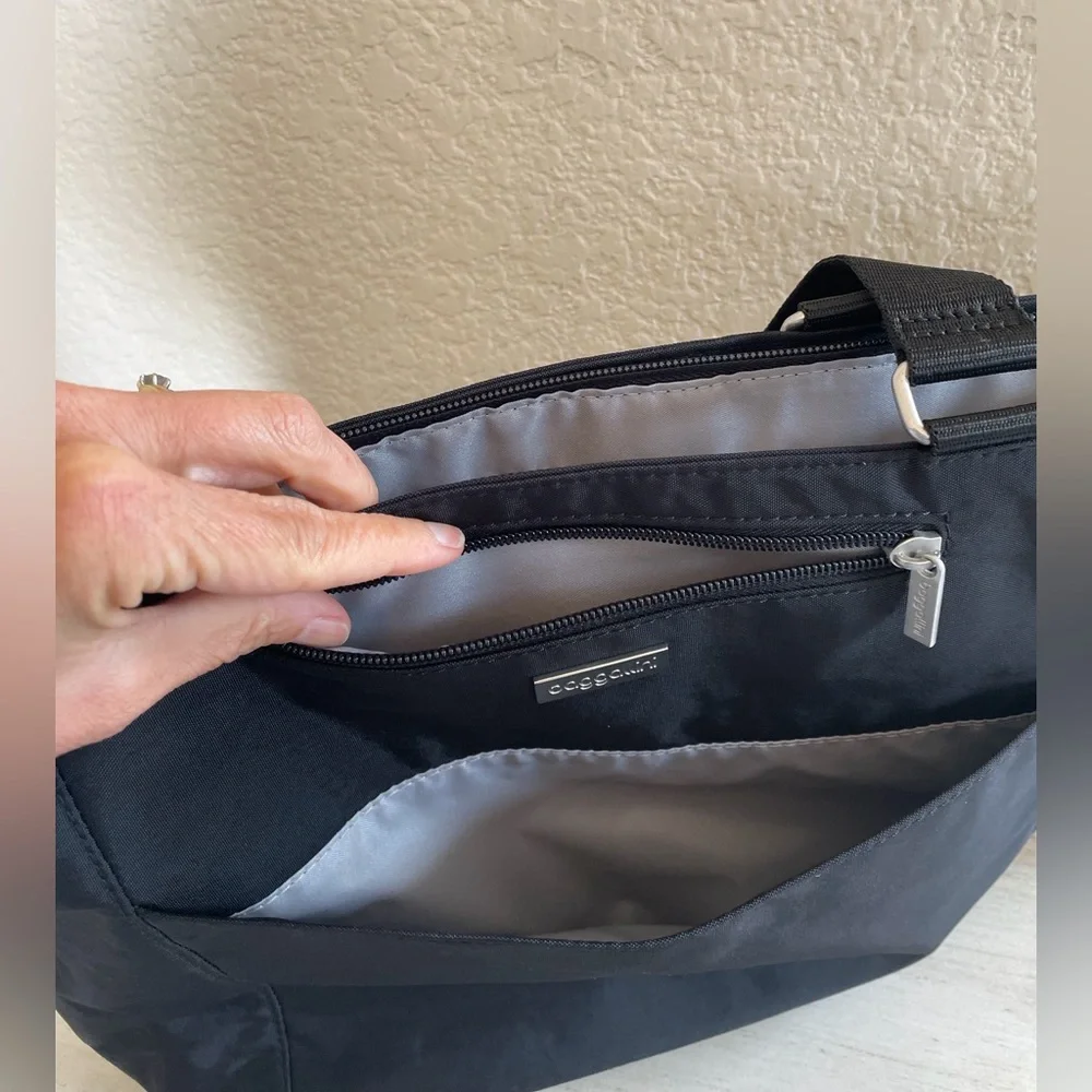 BAGGALLINI BLACK BOULEVARD LAPTOP TOTE NEW